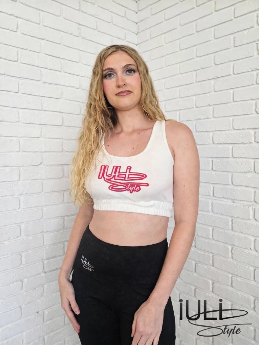 iULi Style White Ribbed Cropped Tank Top